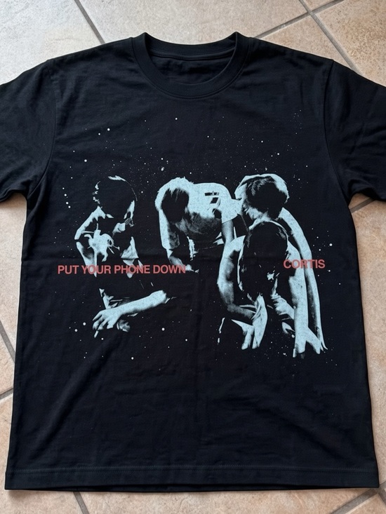 no-brand Other - Put Your Phone Down Cortis 2026 Tour T-shirt